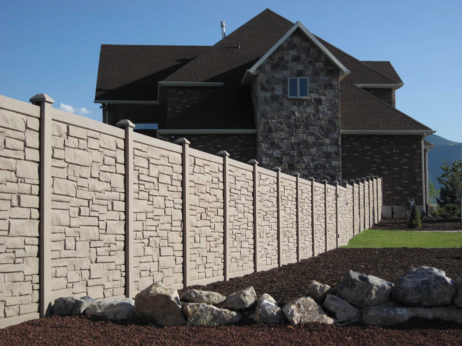 HOA-Compliant Fence Installation in Lee's Summit, MO — First-Submission Approval