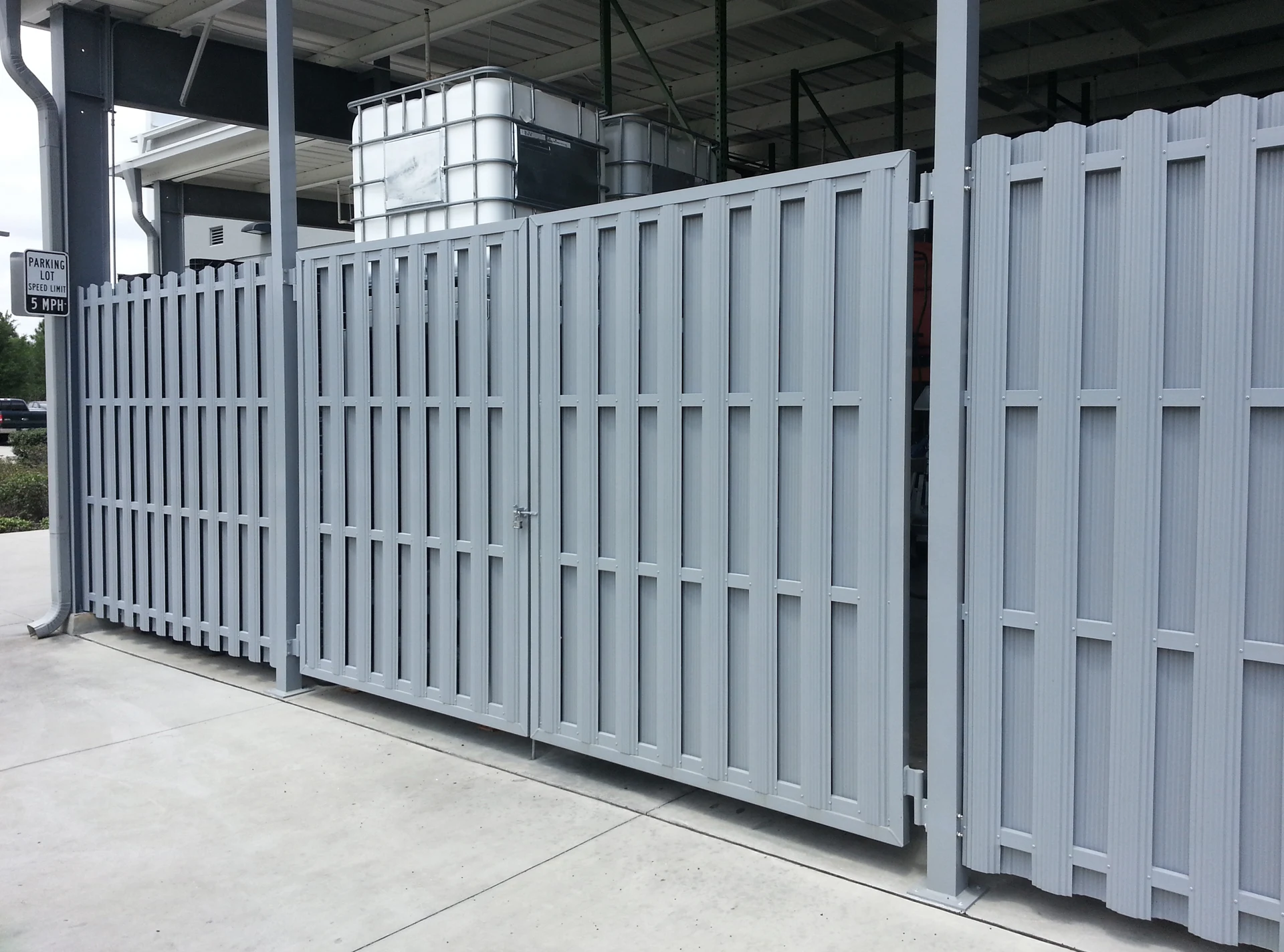 Perimeter Chain Link — 6-Gauge Commercial by RKC Wood Care Pros in Leawood, KS