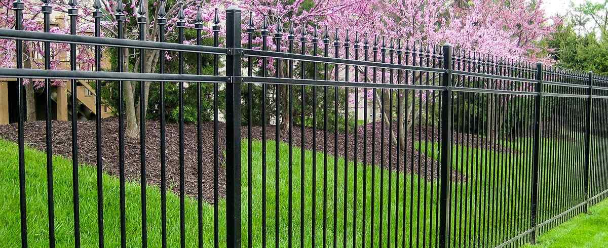 Commercial chain link perimeter fence FAQ — Belton, MO — RKC Wood Care Pros